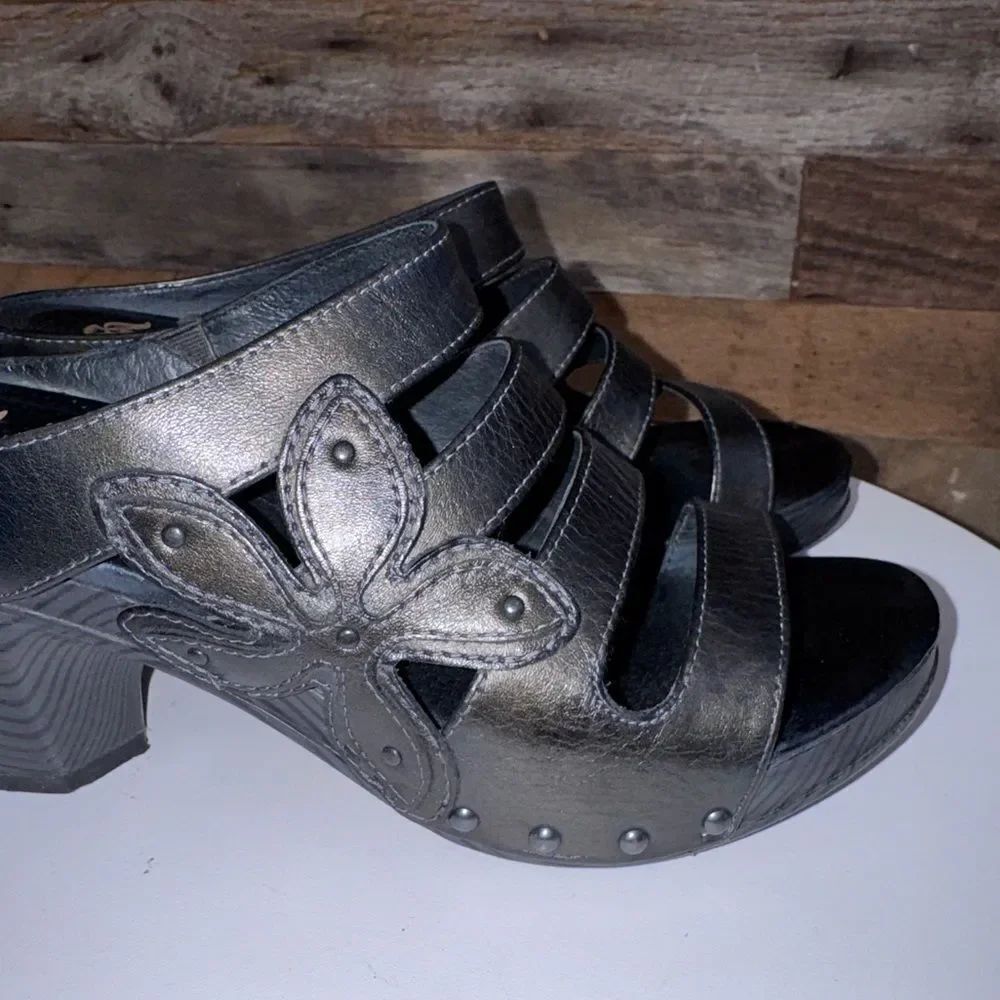 RARE Dansko Nigella Black Leather Floral Studded Mules - EU 40 EUC - Picture 10 of 11